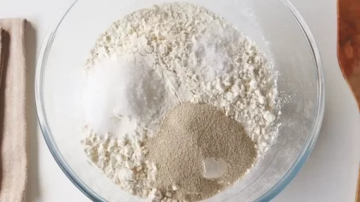 mezclando ingredientes secos